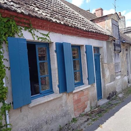 Petite Maison De Village Ygrande Kültér fotó