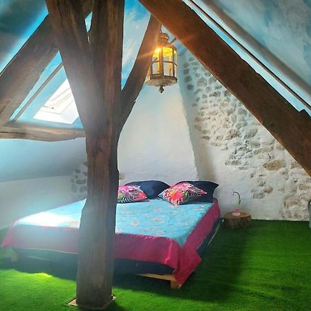 Petite Maison De Village Ygrande Kültér fotó