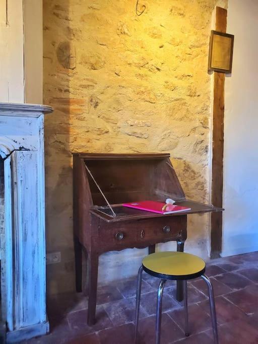 Petite Maison De Village Ygrande Kültér fotó